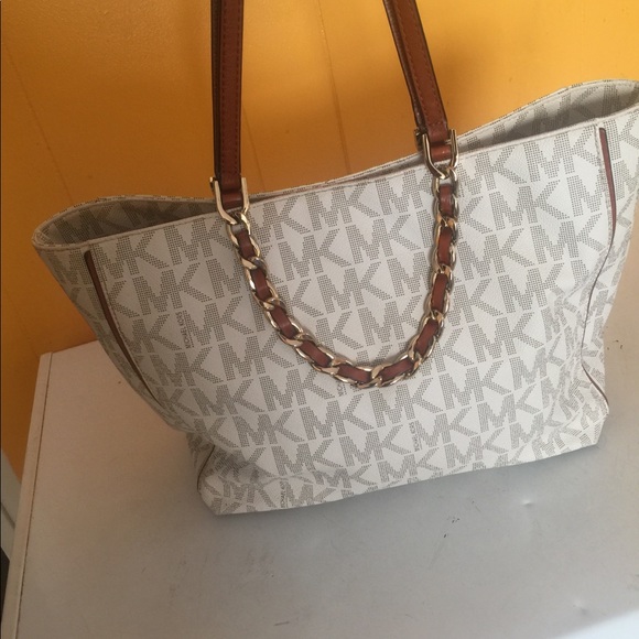 😊😊😊😊😊😊SOLD😊😊😊Michael Kors women tote bag - Picture 7 of 8
